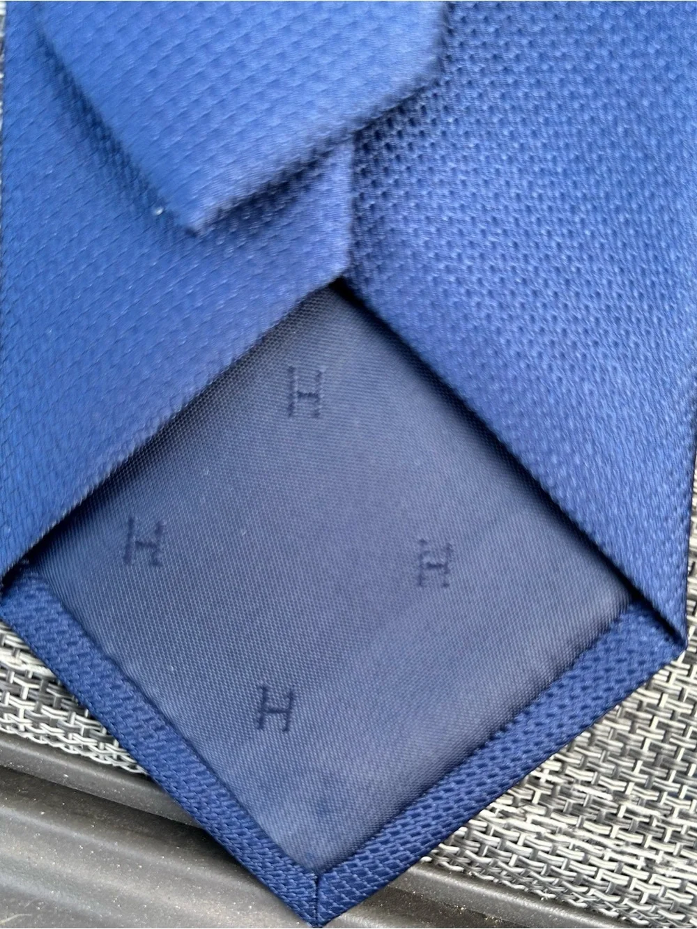 Tommy Hilfiger NWT Blue Herringbone Refined Textured Premium Necktie Quality.